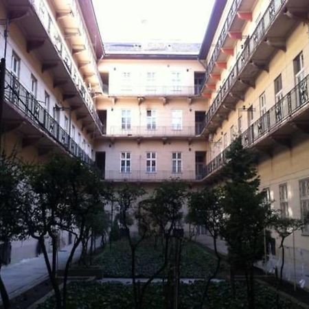 Trendy Home Near Basilica With Ac Budapest Exteriör bild